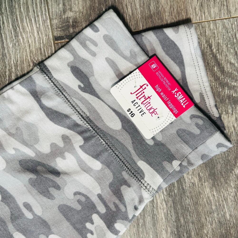 Flirtitude Active Bundle 3 Leggings 2 Tops Extra Small $88 Retail 0313 - Picture 3 of 6